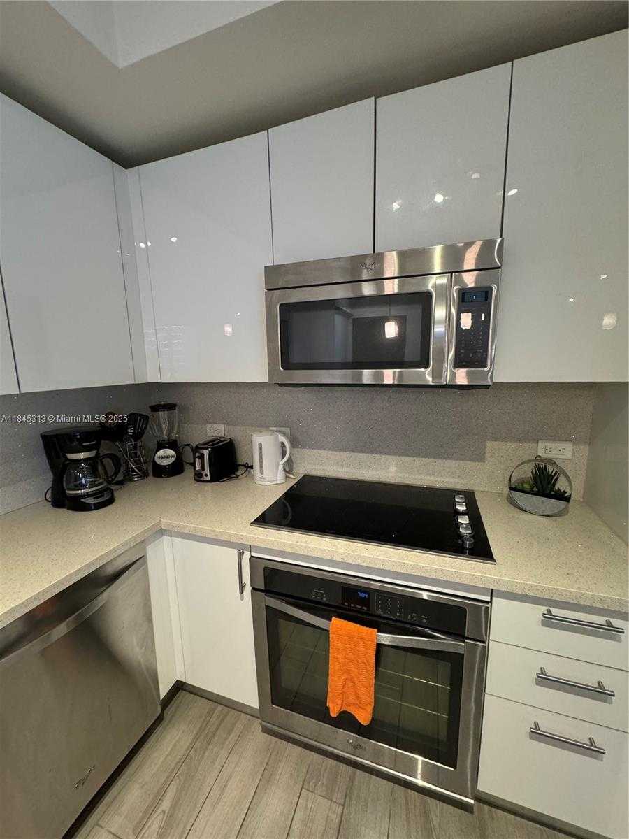 Small Image of 999 SOUTH WEST 1ST AVE #1401, Miami Number 6