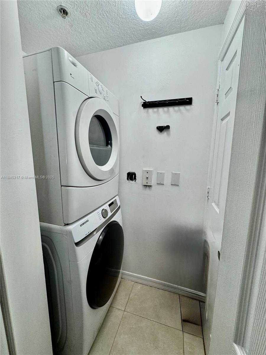 Small Image of 6540 NORTH WEST 114TH AVE #1402, Doral Number 25