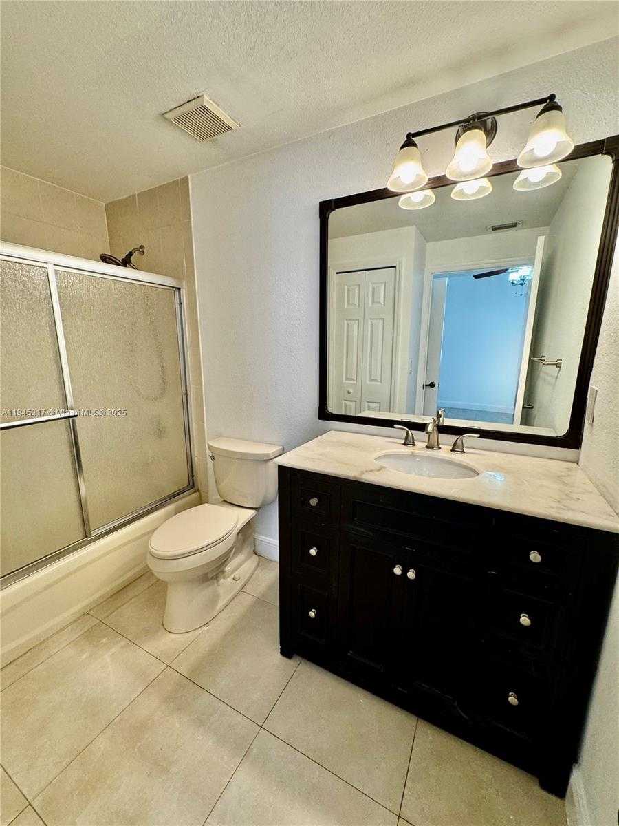 Small Image of 6540 NORTH WEST 114TH AVE #1402, Doral Number 31