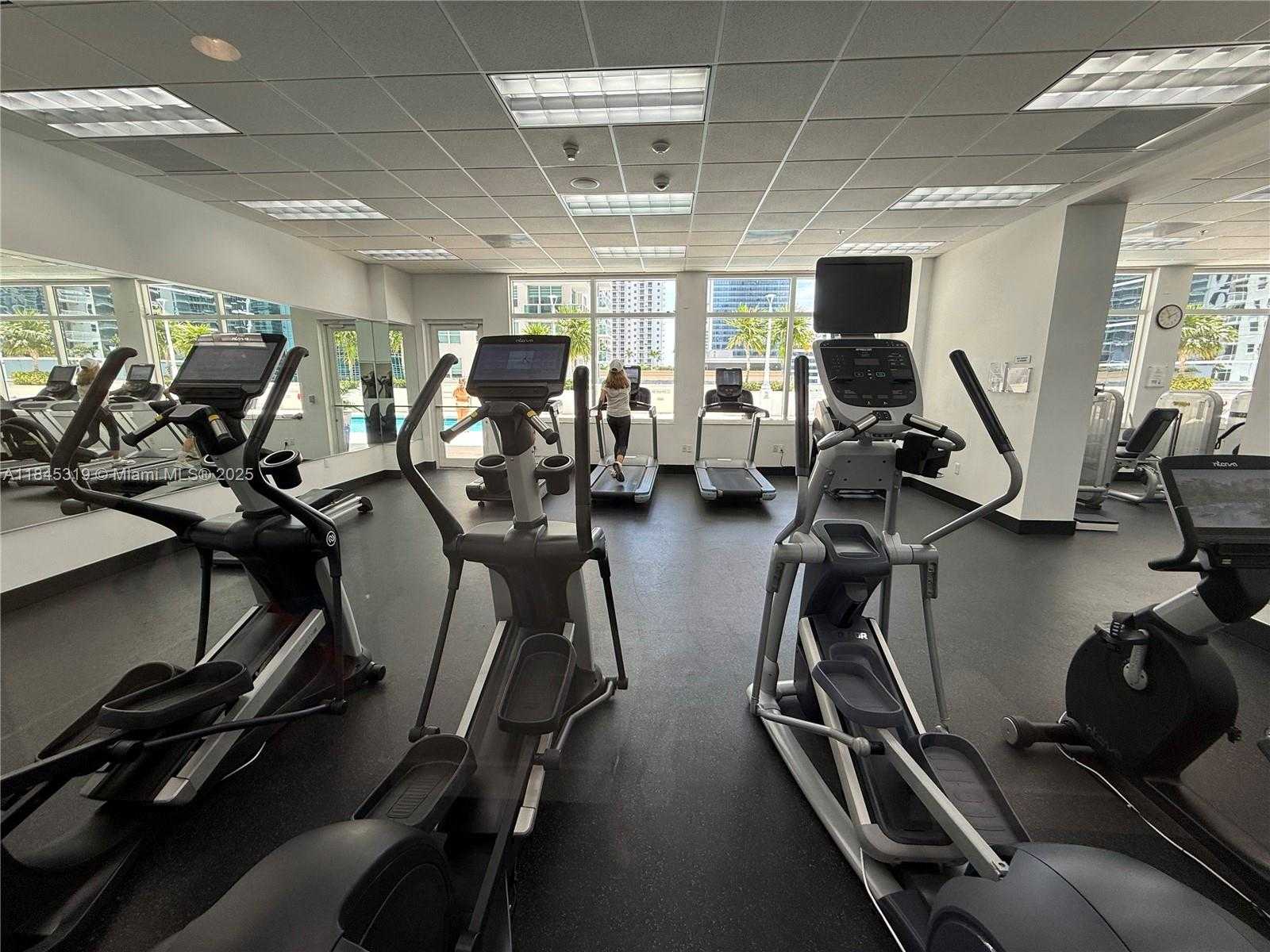Small Image of 1200 BRICKELL BAY DR #3915, Miami Number 21