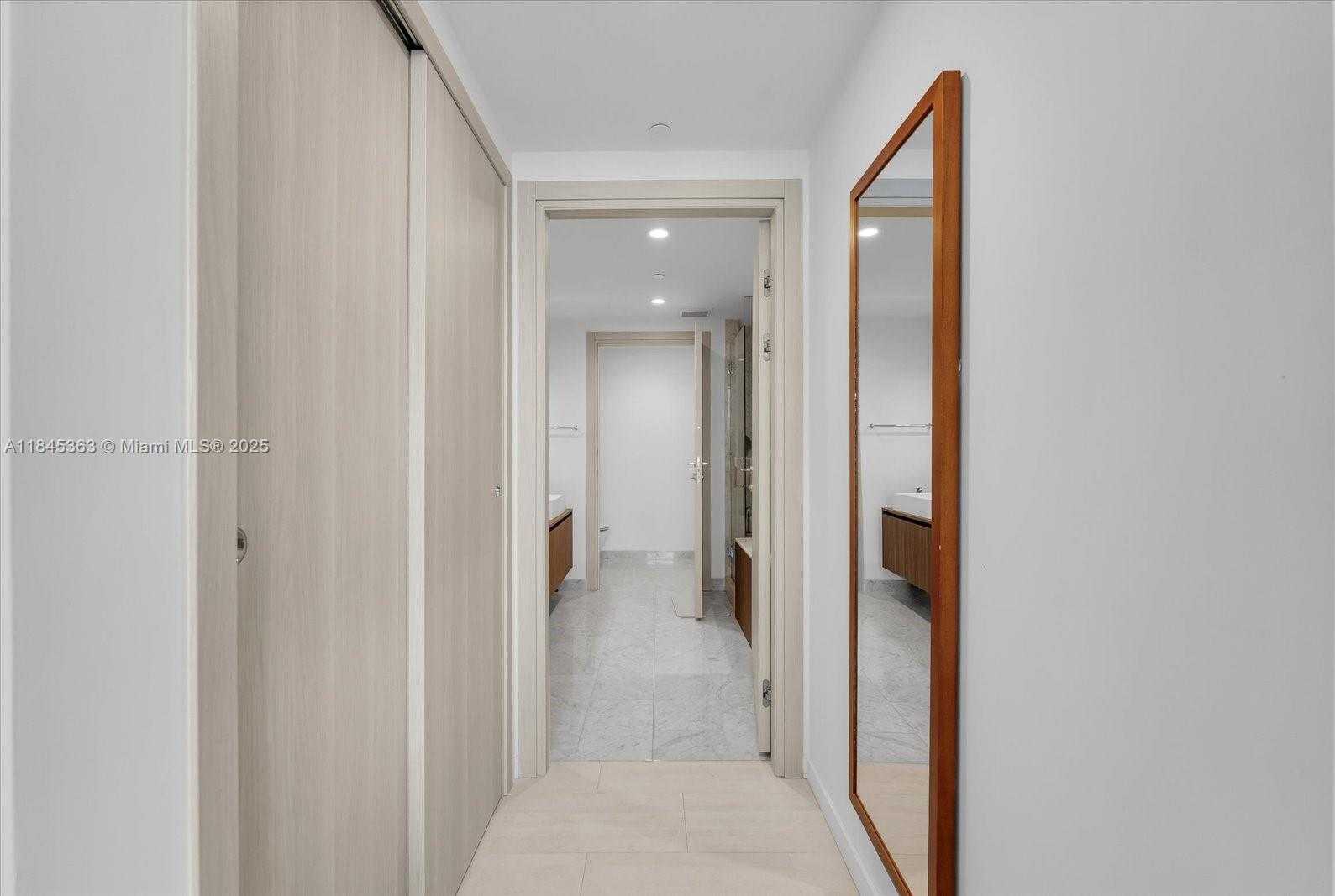 Small Image of 1000 BRICKELL PLAZA #3610, Miami Number 13