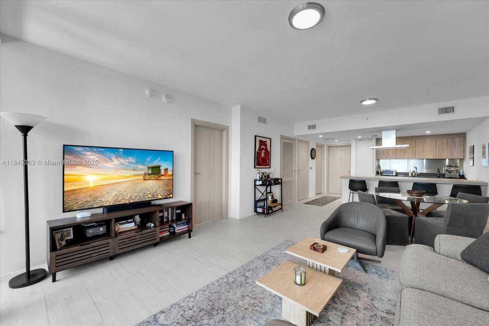 Small Image of 1000 BRICKELL PLAZA #3610, Miami Number 2