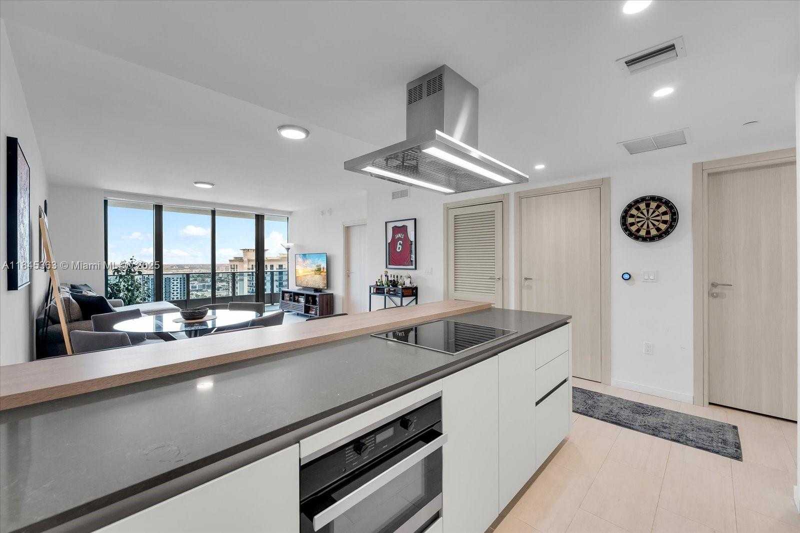Small Image of 1000 BRICKELL PLAZA #3610, Miami Number 6