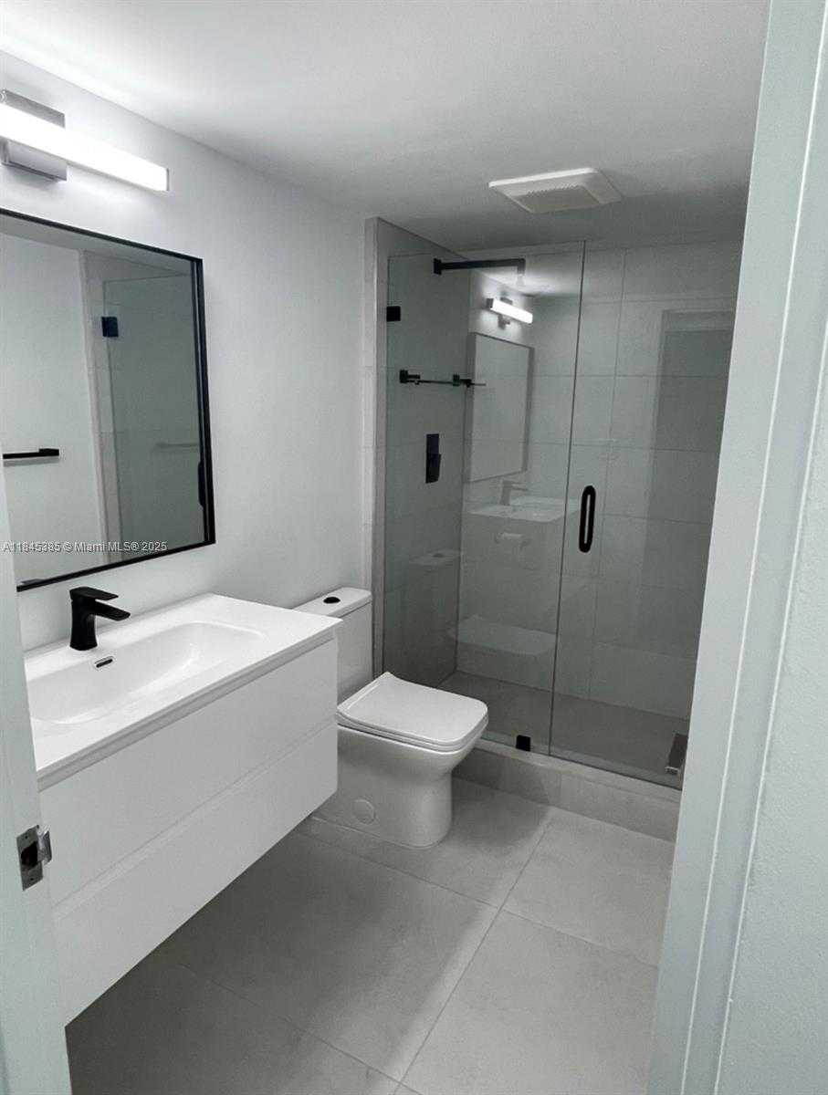 Small Image of 10275 COLLINS AVE #933, Bal Harbour Number 12