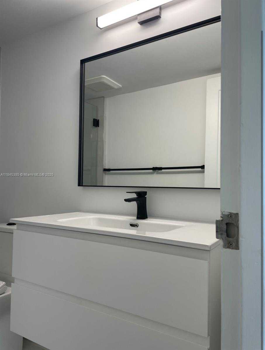 Small Image of 10275 COLLINS AVE #933, Bal Harbour Number 15