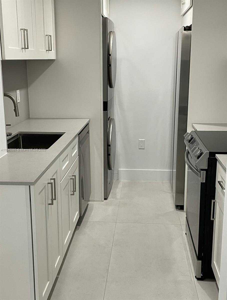 Small Image of 10275 COLLINS AVE #933, Bal Harbour Number 5