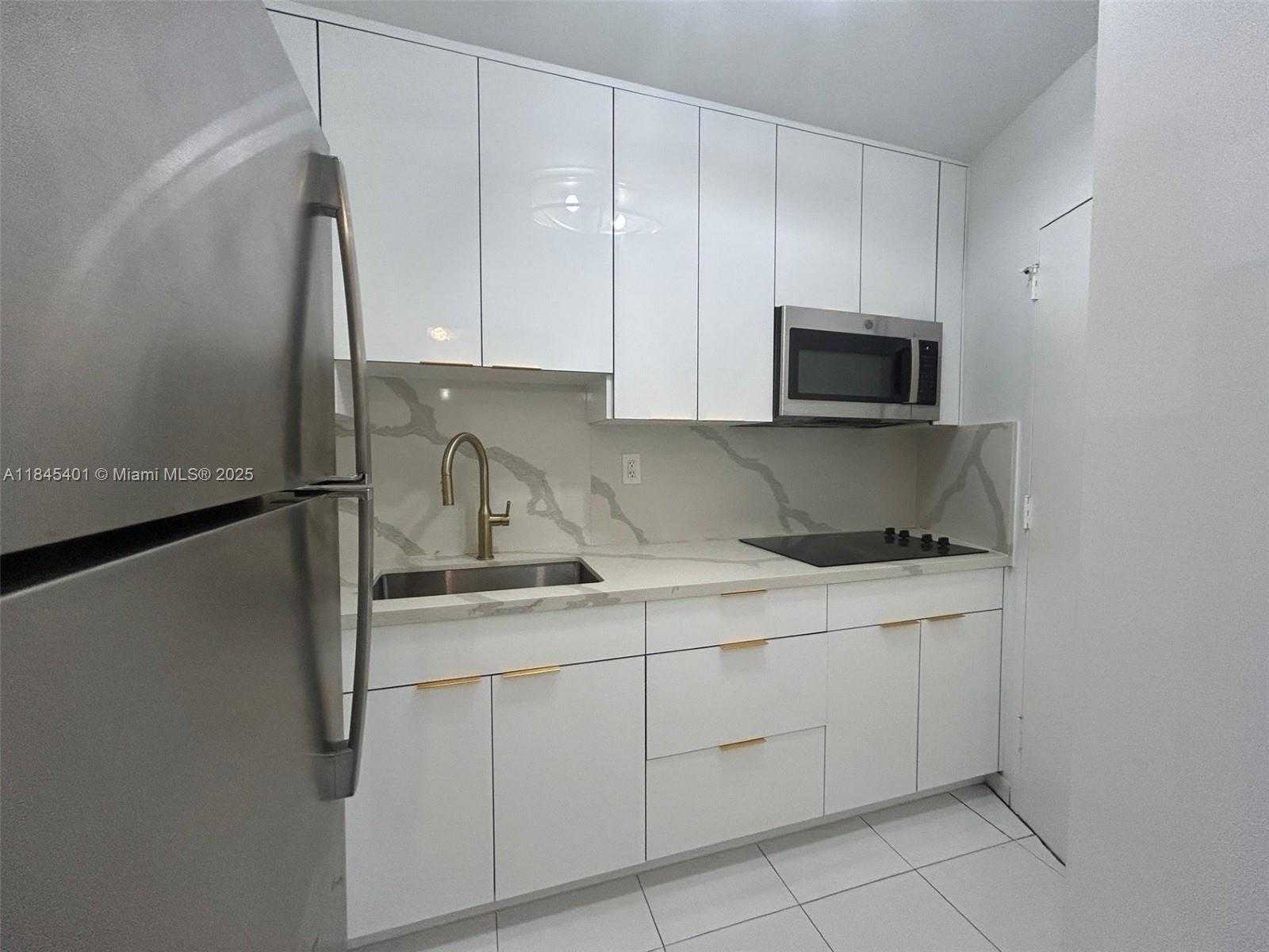 Small Image of 2899 COLLINS AVE #1220, Miami Beach Number 15