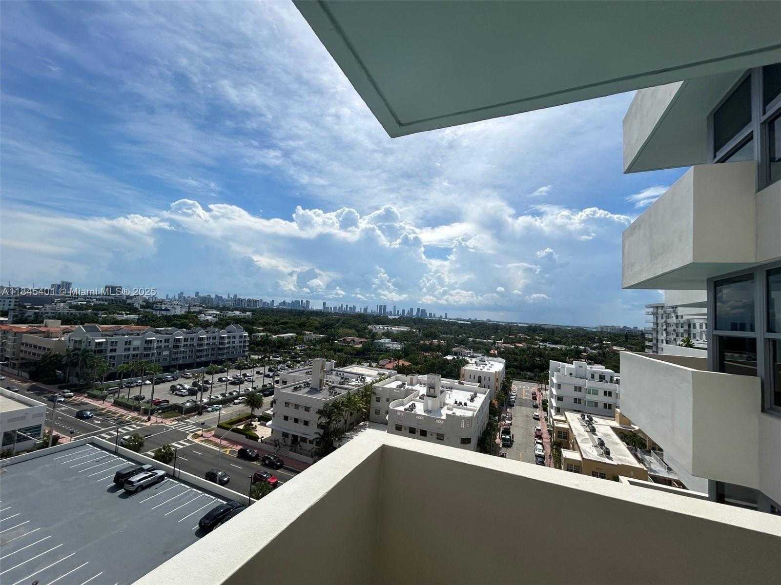 Small Image of 2899 COLLINS AVE #1220, Miami Beach Number 17