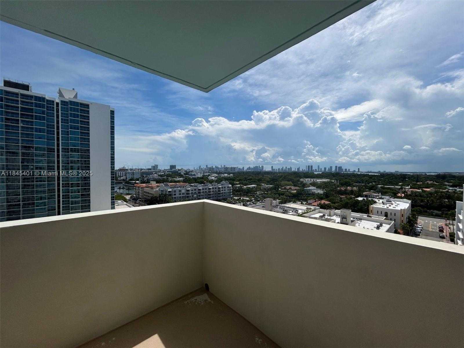 Small Image of 2899 COLLINS AVE #1220, Miami Beach Number 18