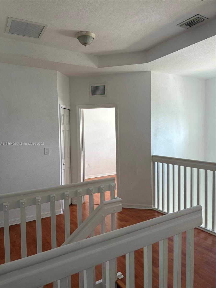 Small Image of 13732 SOUTH WEST 116TH TER, Miami Number 10