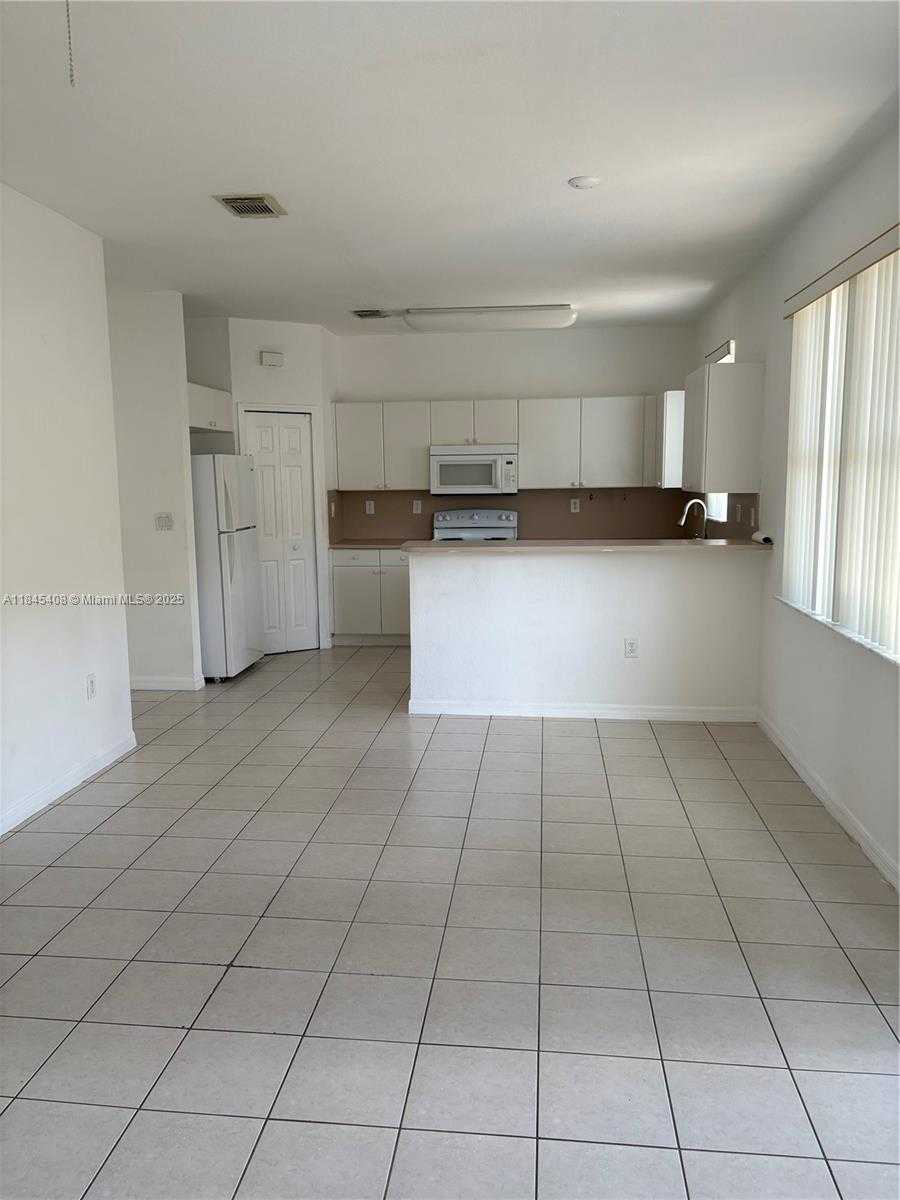 Small Image of 13732 SOUTH WEST 116TH TER, Miami Number 14