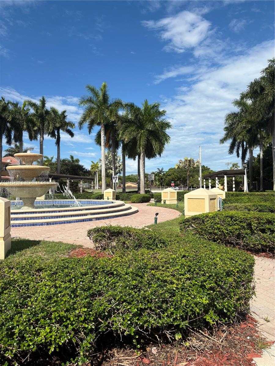 Small Image of 13732 SOUTH WEST 116TH TER, Miami Number 2