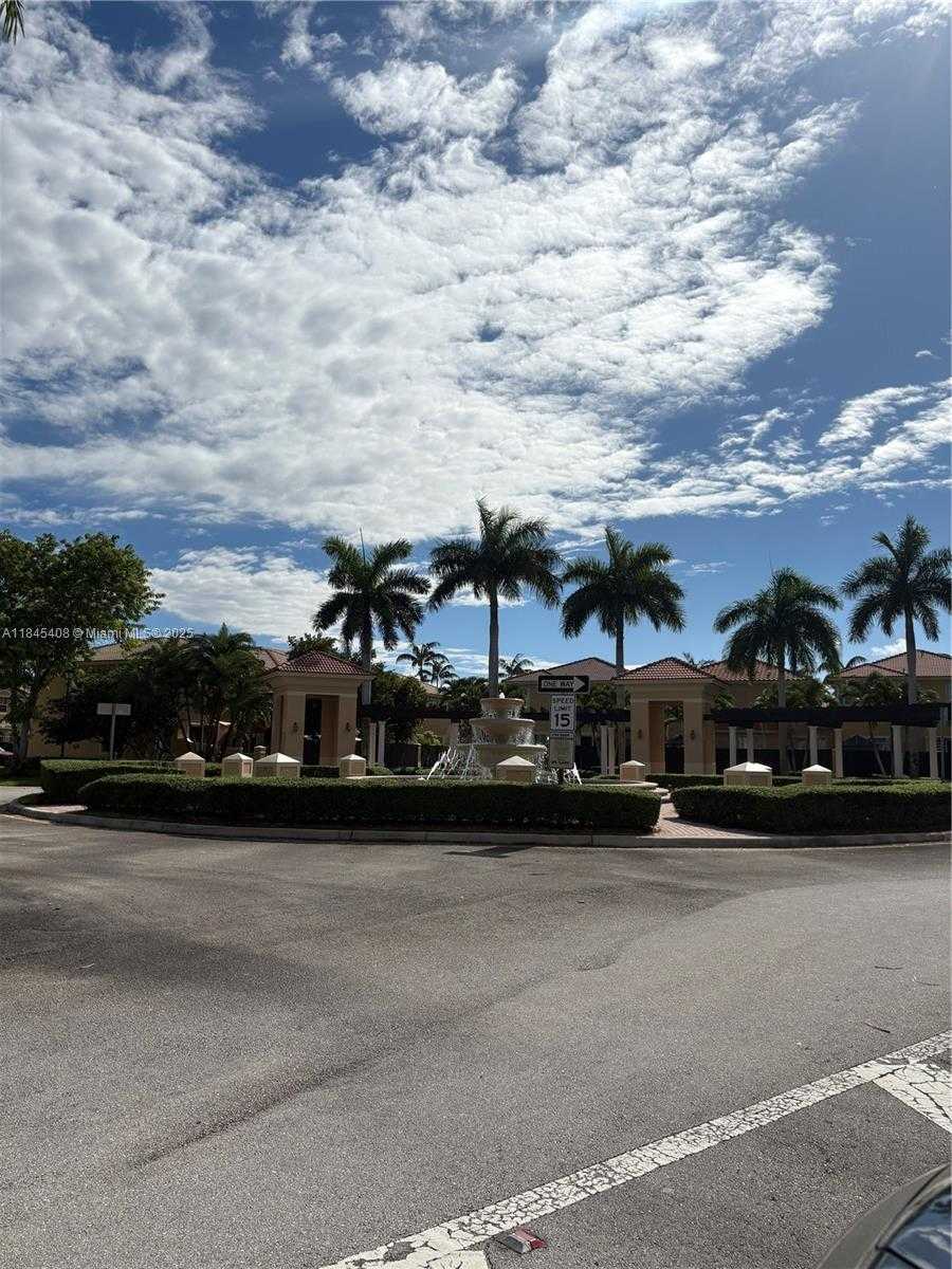 Small Image of 13732 SOUTH WEST 116TH TER, Miami Number 3