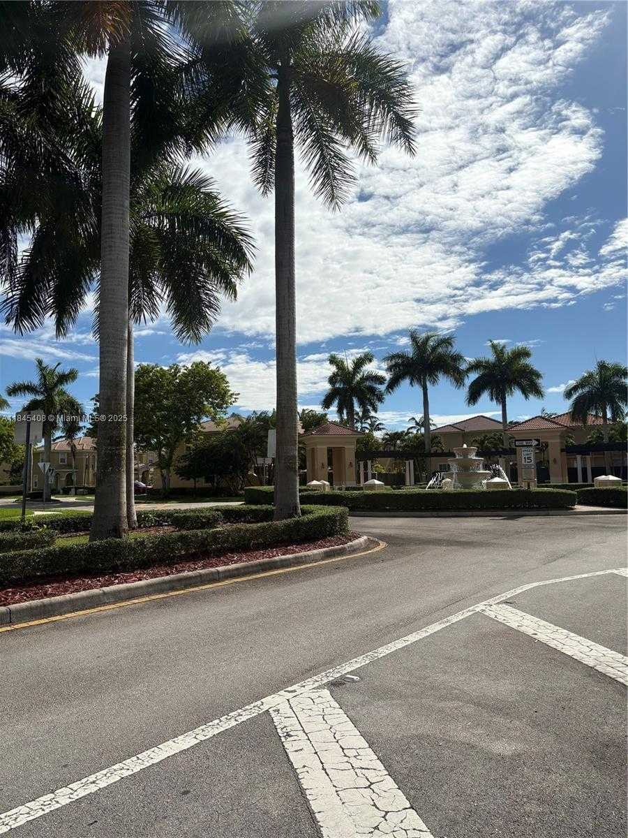 Small Image of 13732 SOUTH WEST 116TH TER, Miami Number 4