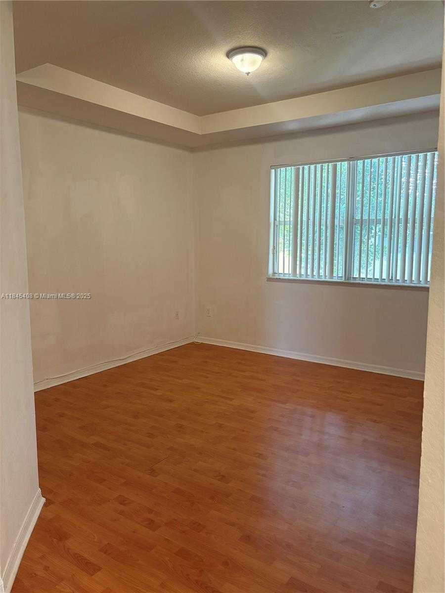 Small Image of 13732 SOUTH WEST 116TH TER, Miami Number 8