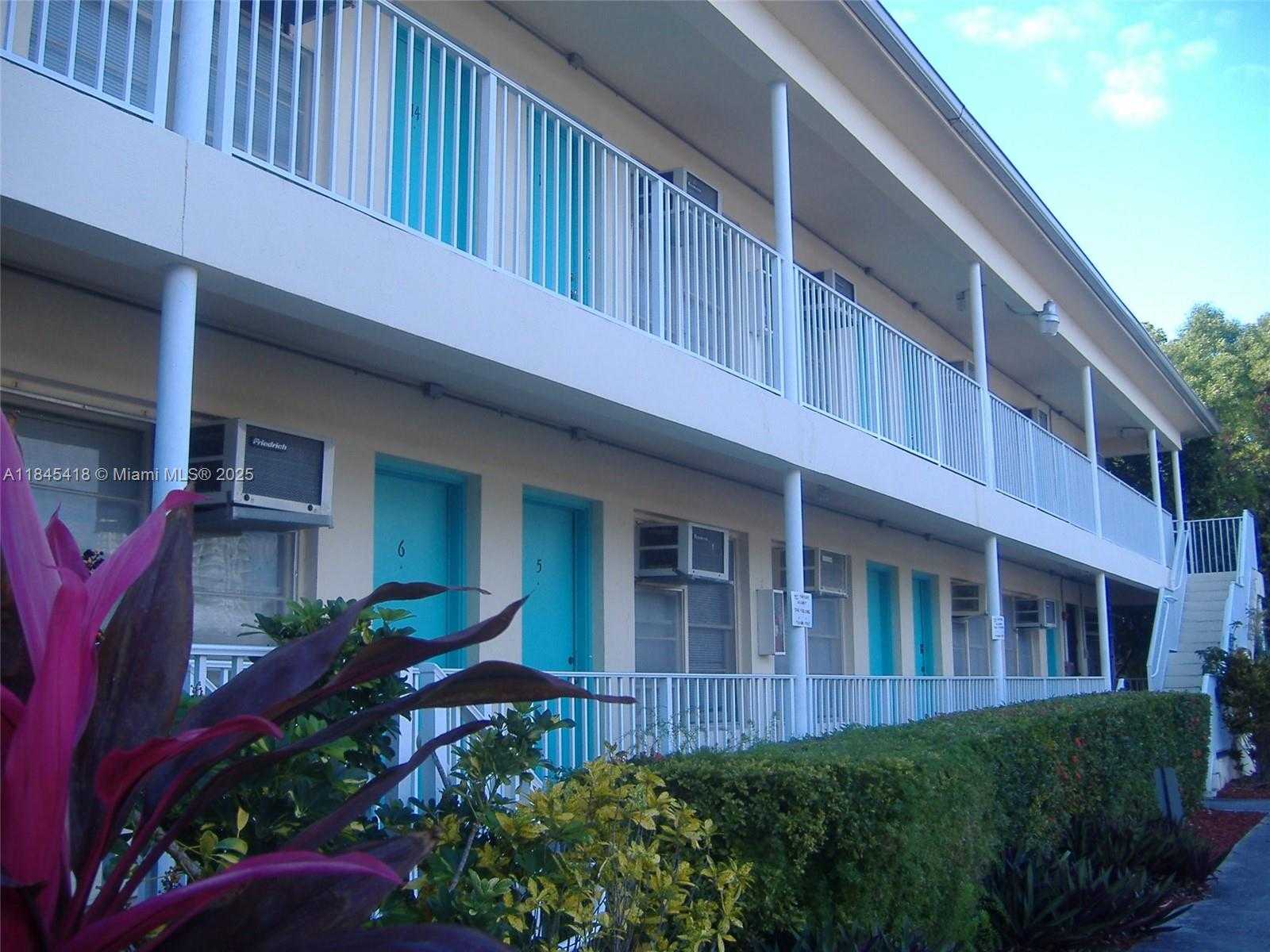 Small Image of 2821 SOUTH WEST 1ST AVE #8, Miami Number 13