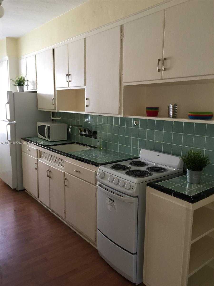 Small Image of 2821 SOUTH WEST 1ST AVE #8, Miami Number 4