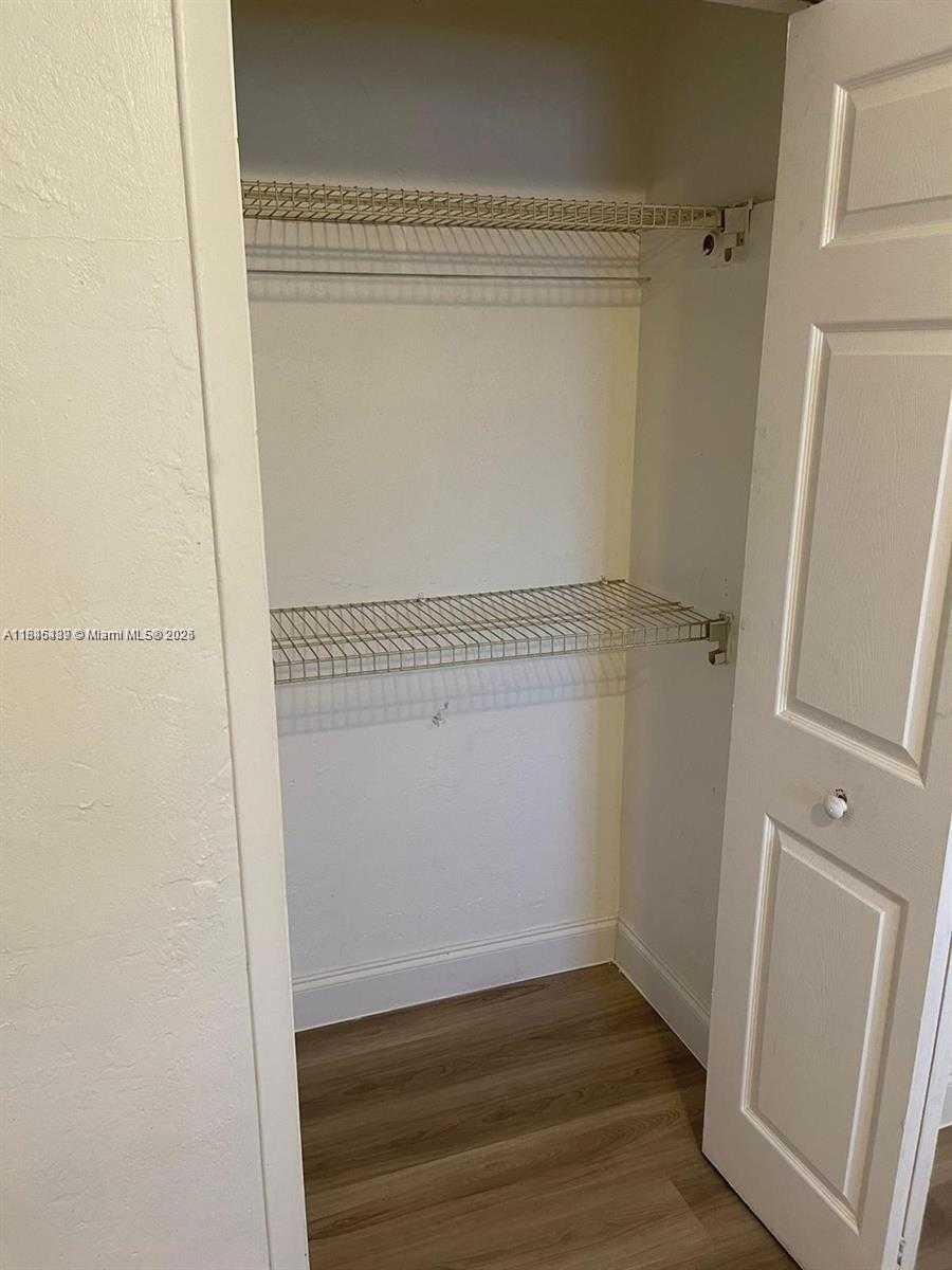 Small Image of 1625 NORTH WEST 81ST ST #1625, Miami Number 5