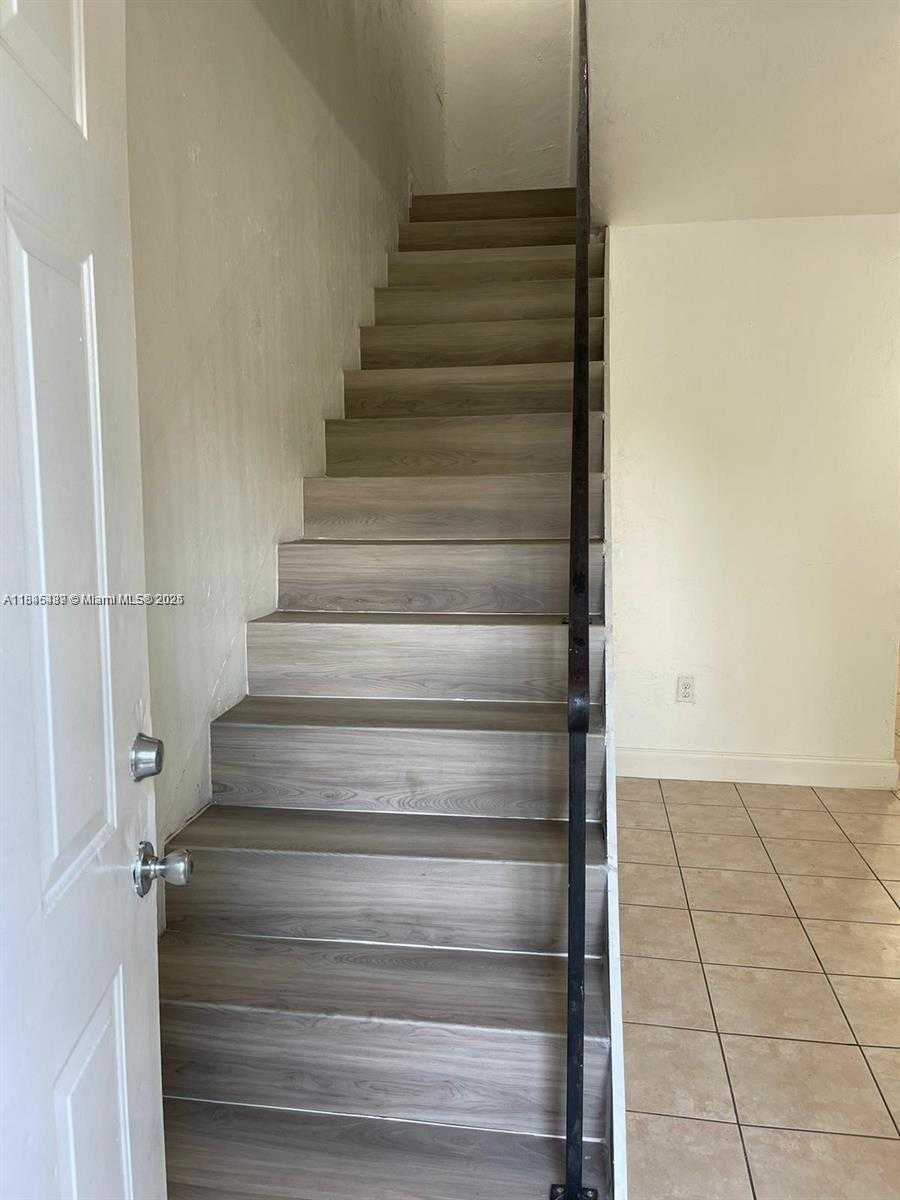 Small Image of 1625 NORTH WEST 81ST ST #1625, Miami Number 9