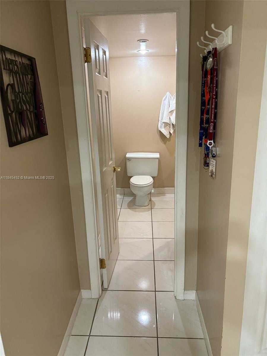 Small Image of 600 THREE ISLANDS BLVD #514, Hallandale Beach Number 10