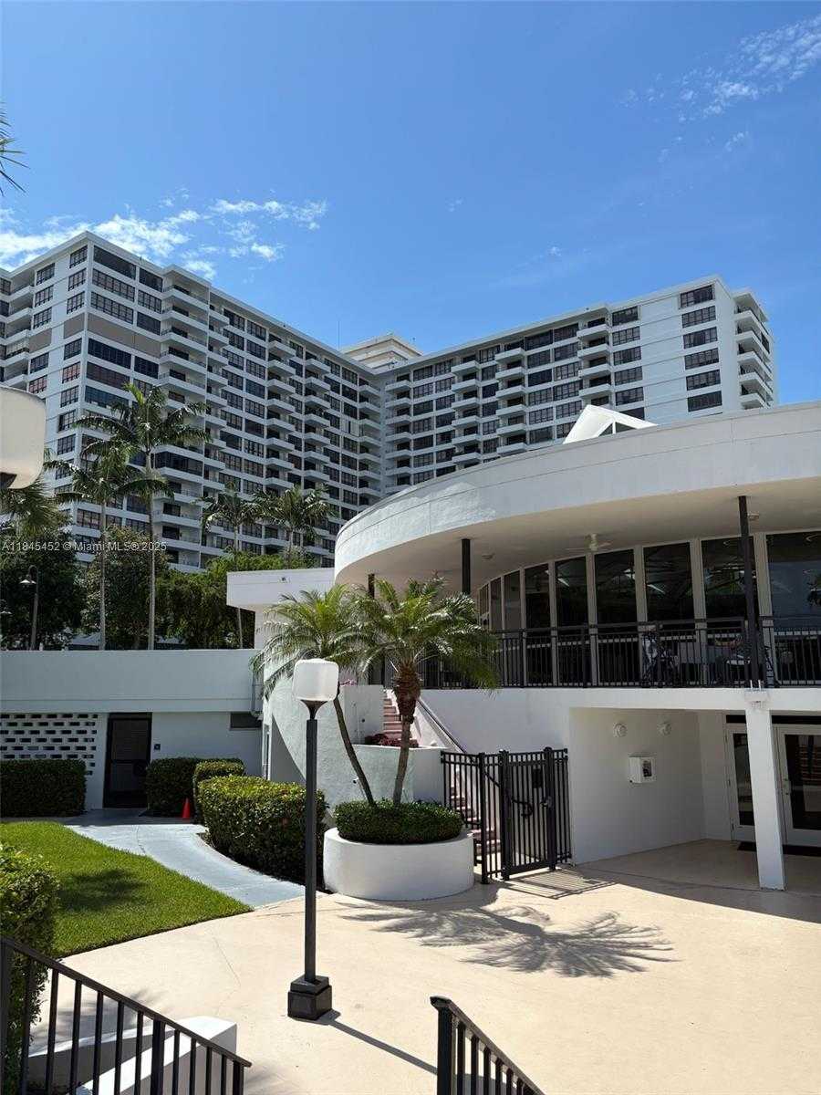 Small Image of 600 THREE ISLANDS BLVD #514, Hallandale Beach Number 21