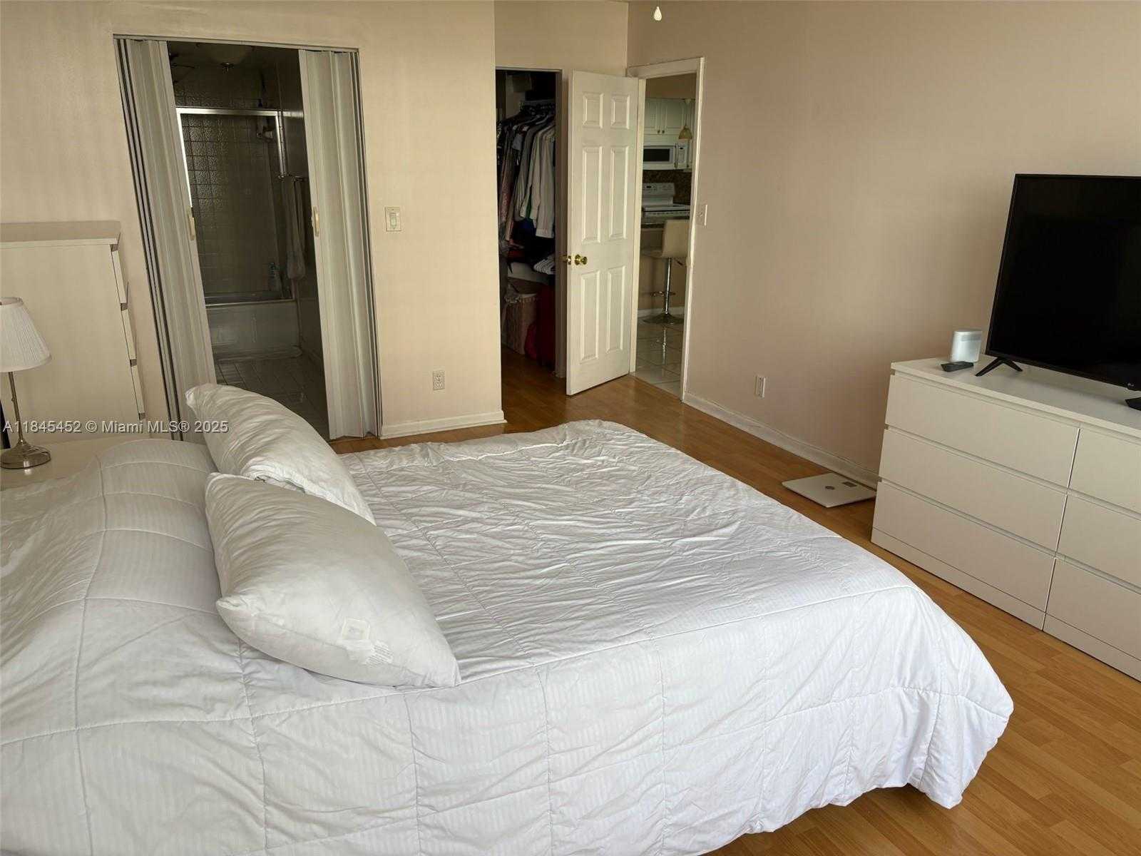 Small Image of 600 THREE ISLANDS BLVD #514, Hallandale Beach Number 8