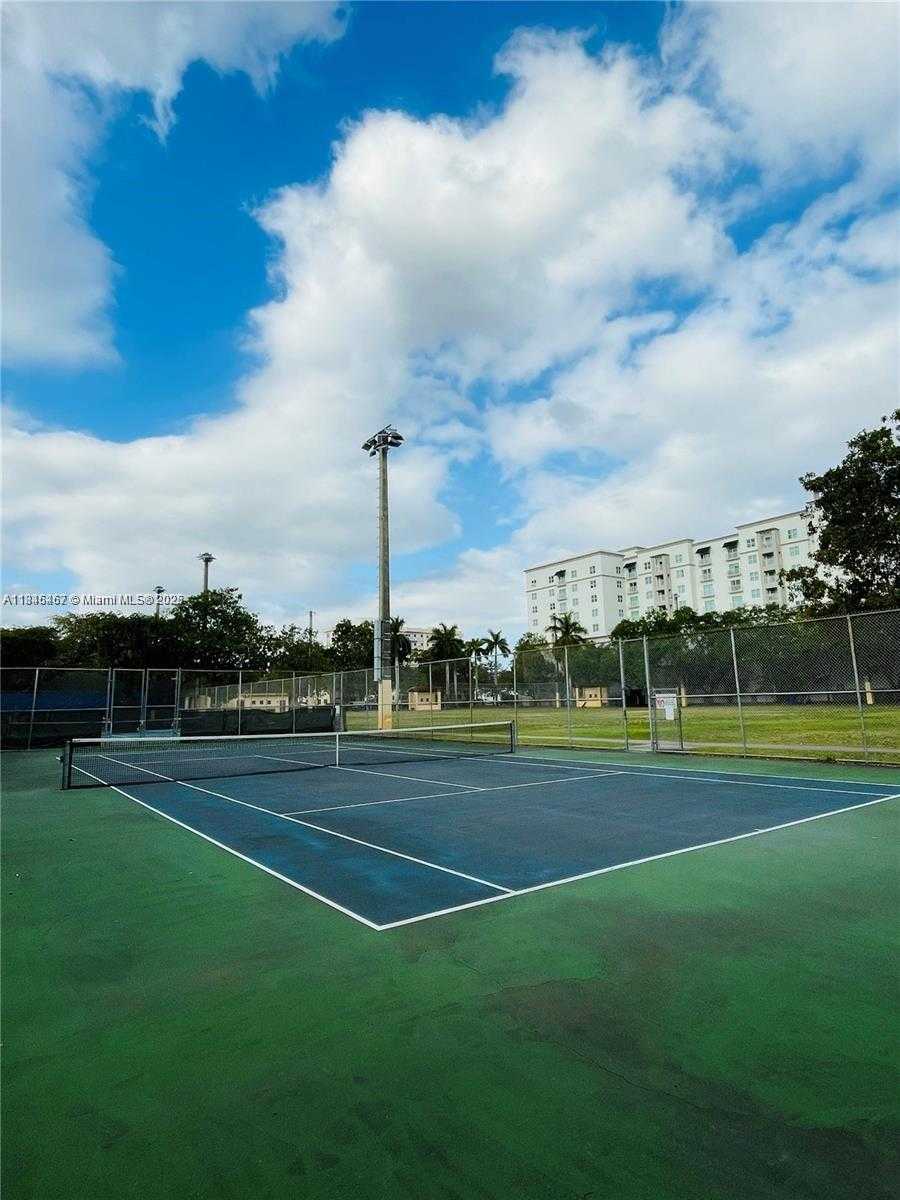 Small Image of 50 MENORES AVE #726, Coral Gables Number 16