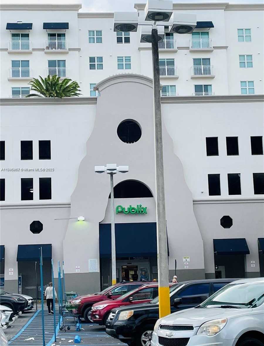 Small Image of 50 MENORES AVE #726, Coral Gables Number 18
