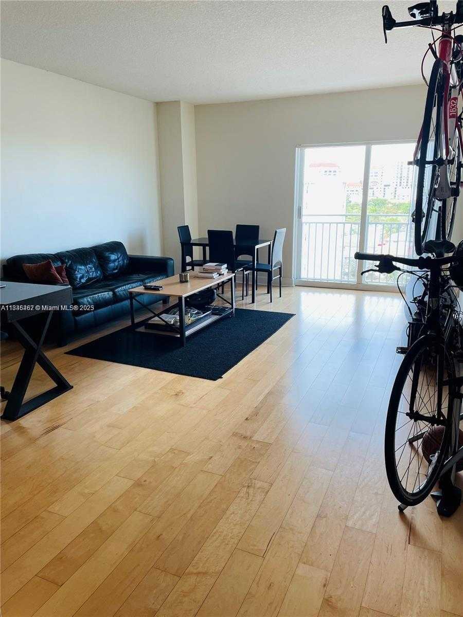Small Image of 50 MENORES AVE #726, Coral Gables Number 8