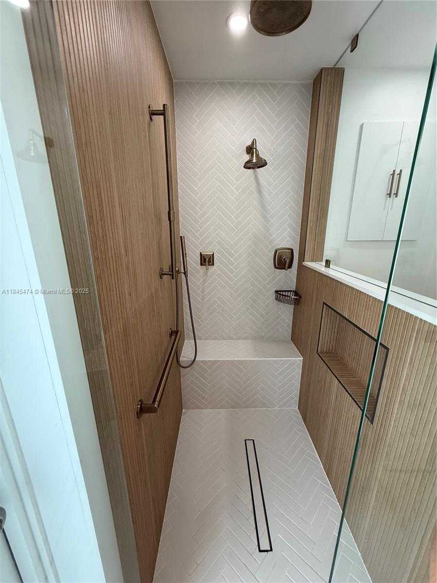 Small Image of 12030 SOUTH WEST 92ND ST, Miami Number 13