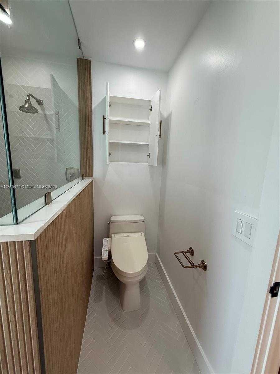 Small Image of 12030 SOUTH WEST 92ND ST, Miami Number 14