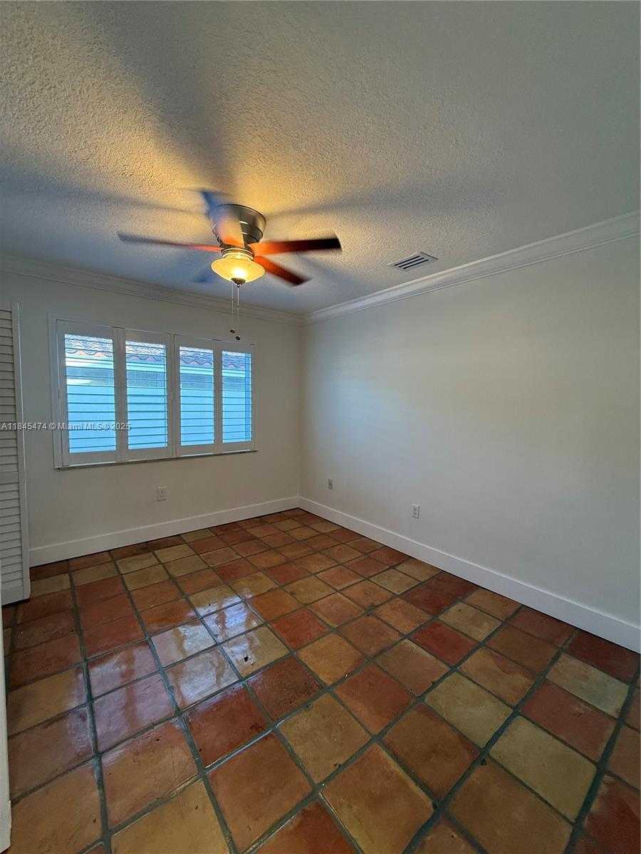 Small Image of 12030 SOUTH WEST 92ND ST, Miami Number 16