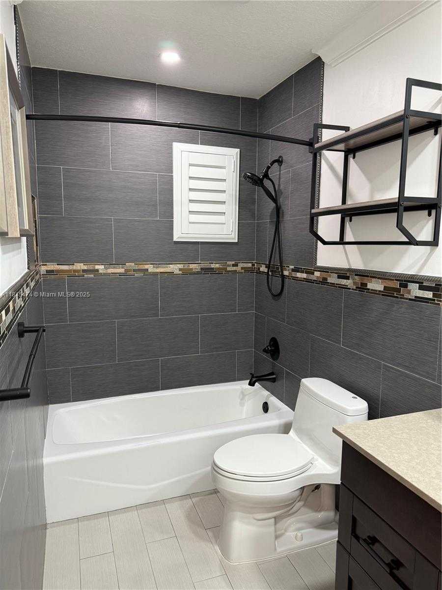 Small Image of 12030 SOUTH WEST 92ND ST, Miami Number 19