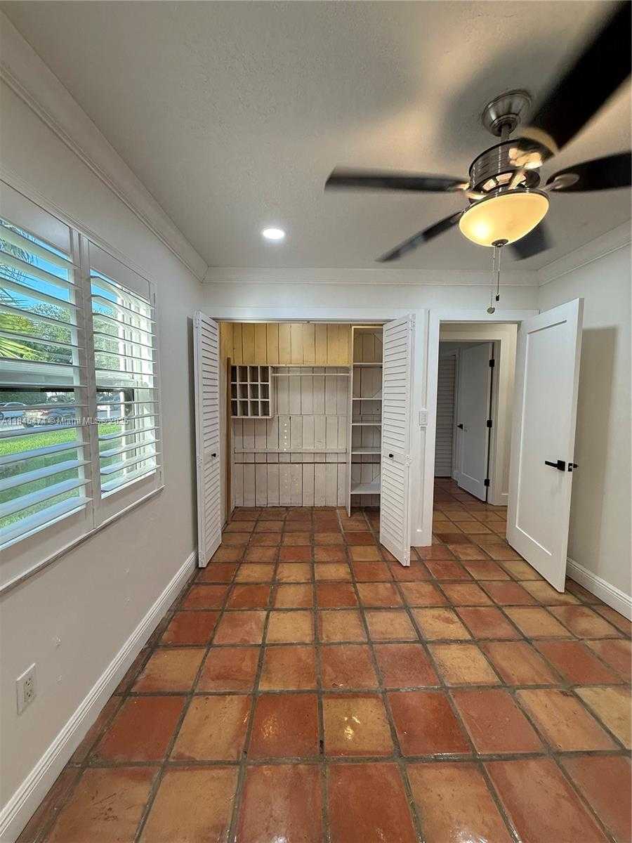 Small Image of 12030 SOUTH WEST 92ND ST, Miami Number 23