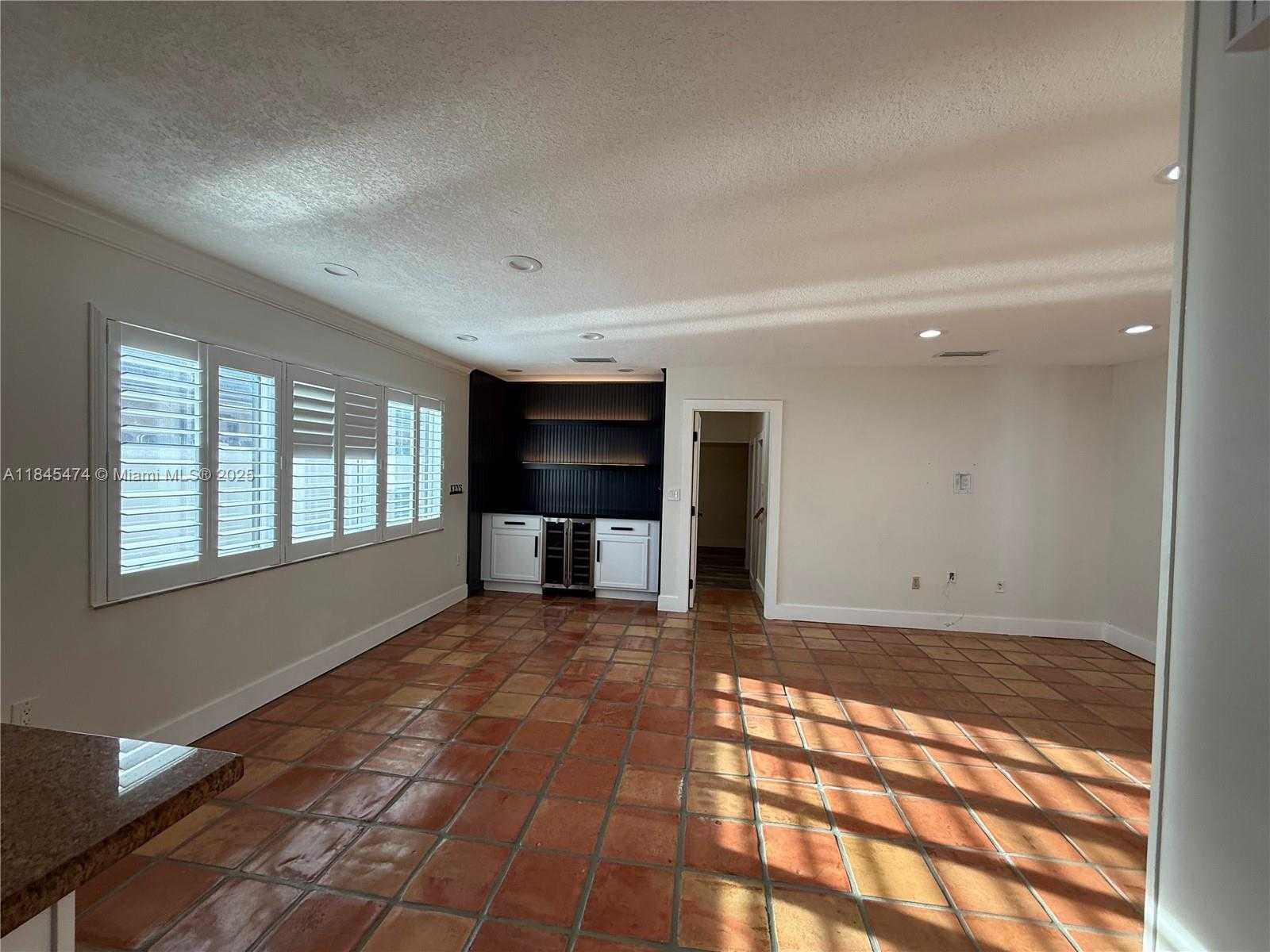Small Image of 12030 SOUTH WEST 92ND ST, Miami Number 25