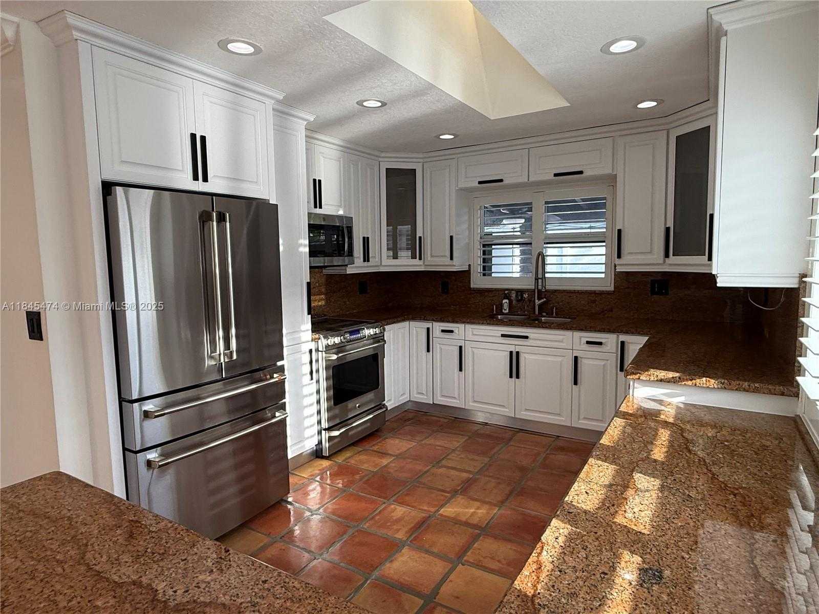 Small Image of 12030 SOUTH WEST 92ND ST, Miami Number 28