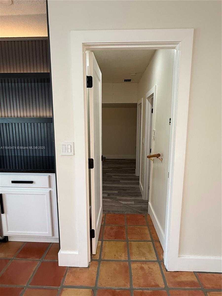 Small Image of 12030 SOUTH WEST 92ND ST, Miami Number 29