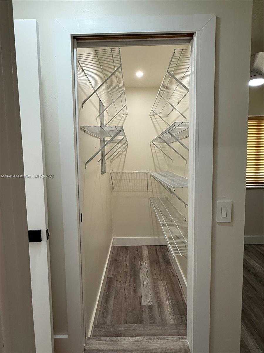 Small Image of 12030 SOUTH WEST 92ND ST, Miami Number 30