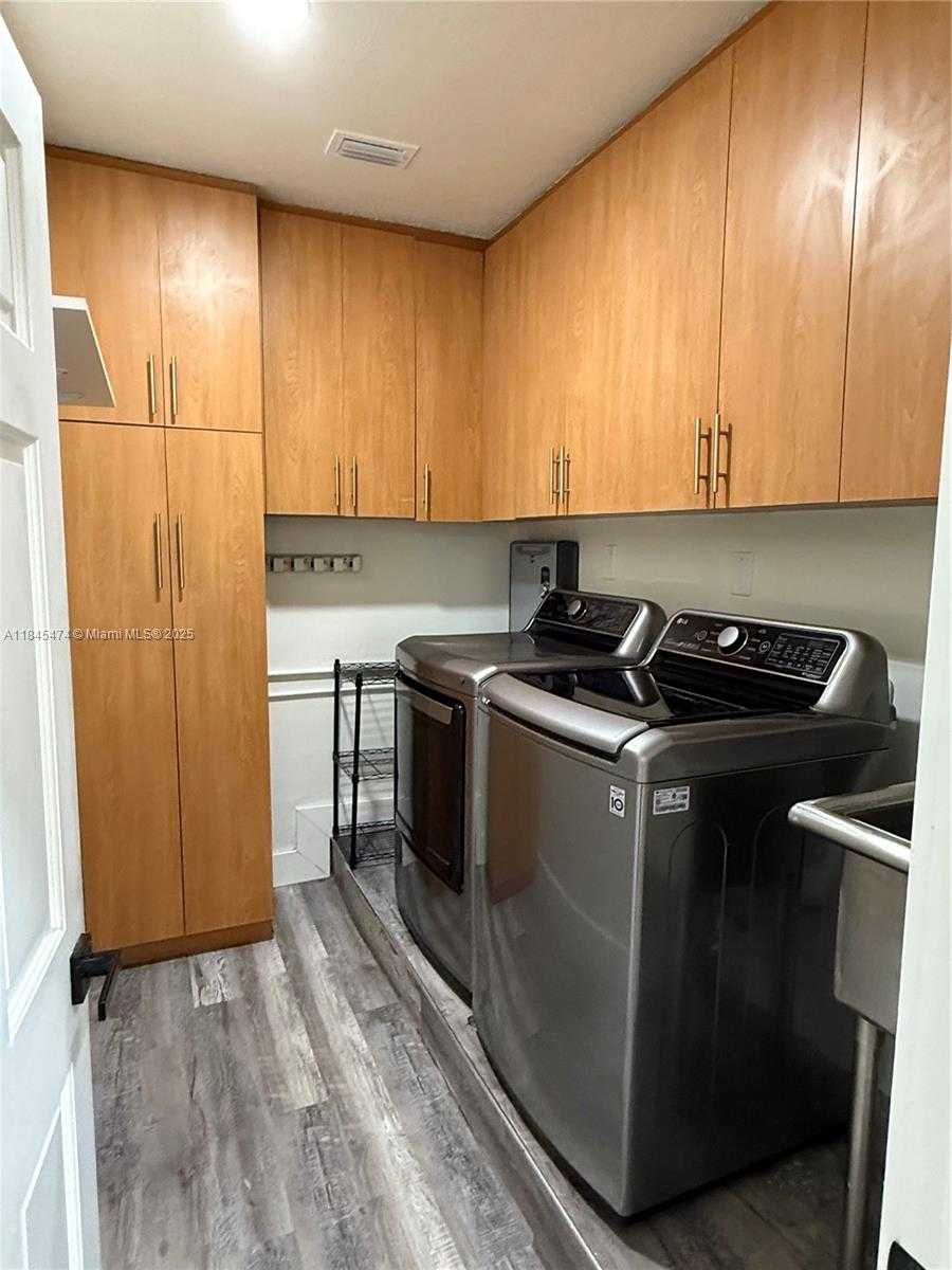 Small Image of 12030 SOUTH WEST 92ND ST, Miami Number 31