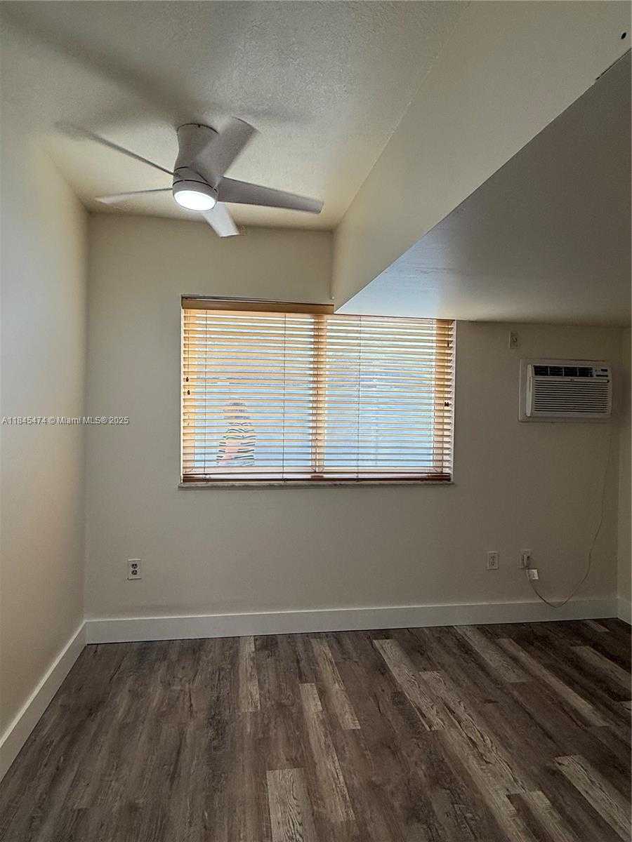 Small Image of 12030 SOUTH WEST 92ND ST, Miami Number 33