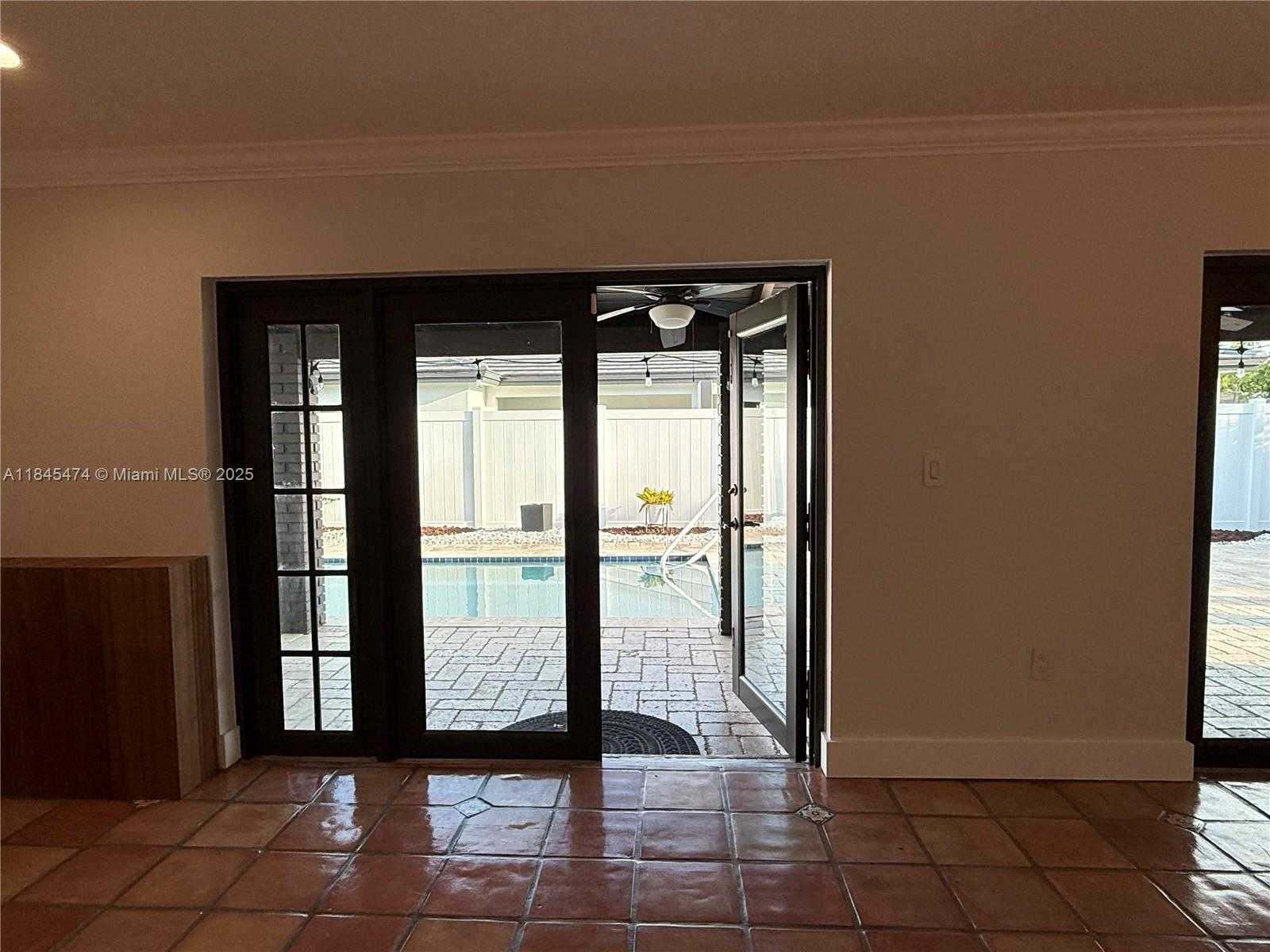 Small Image of 12030 SOUTH WEST 92ND ST, Miami Number 34