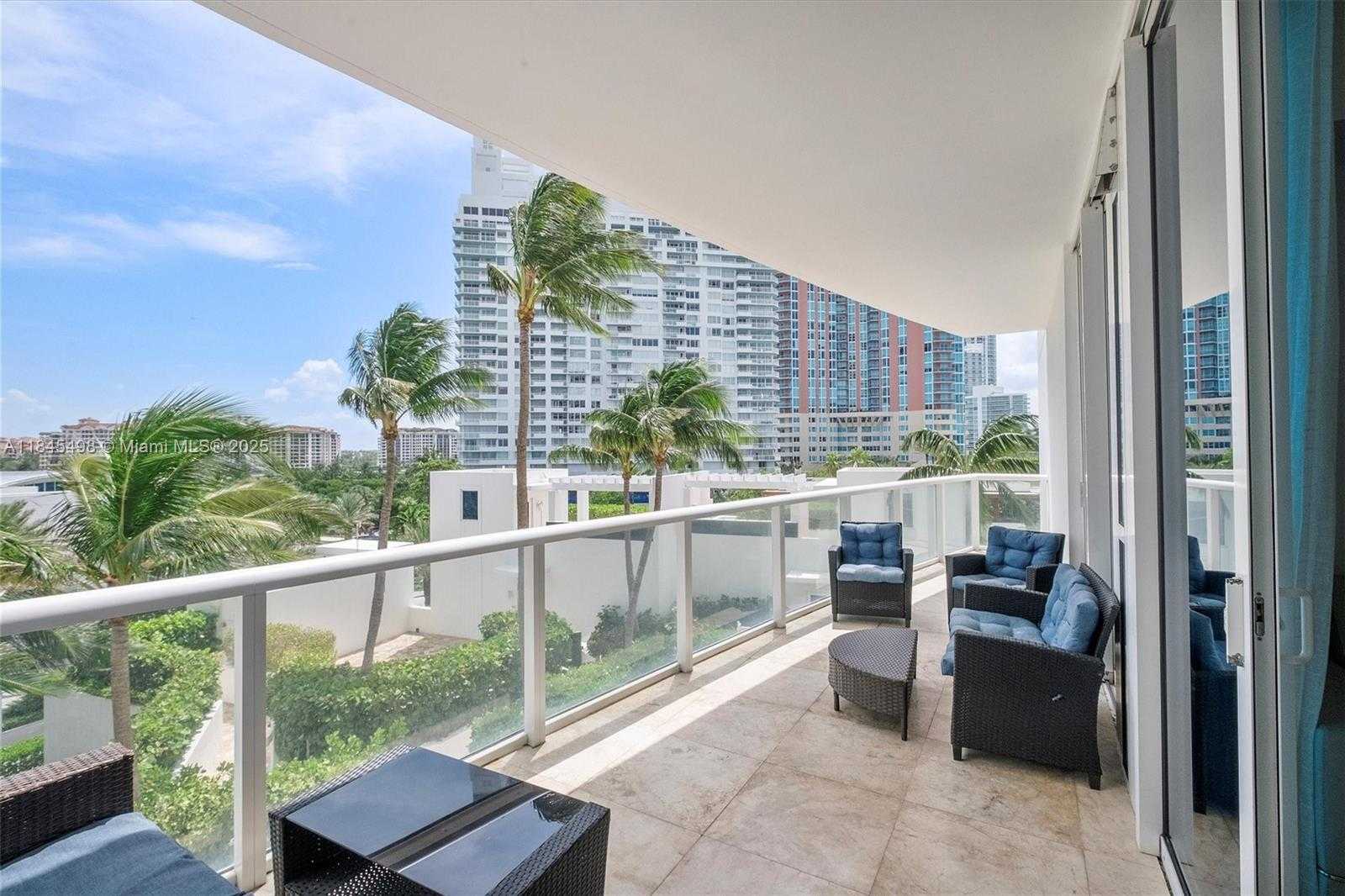 Small Image of 50 SOUTH POINTE DR #704, Miami Beach Number 20