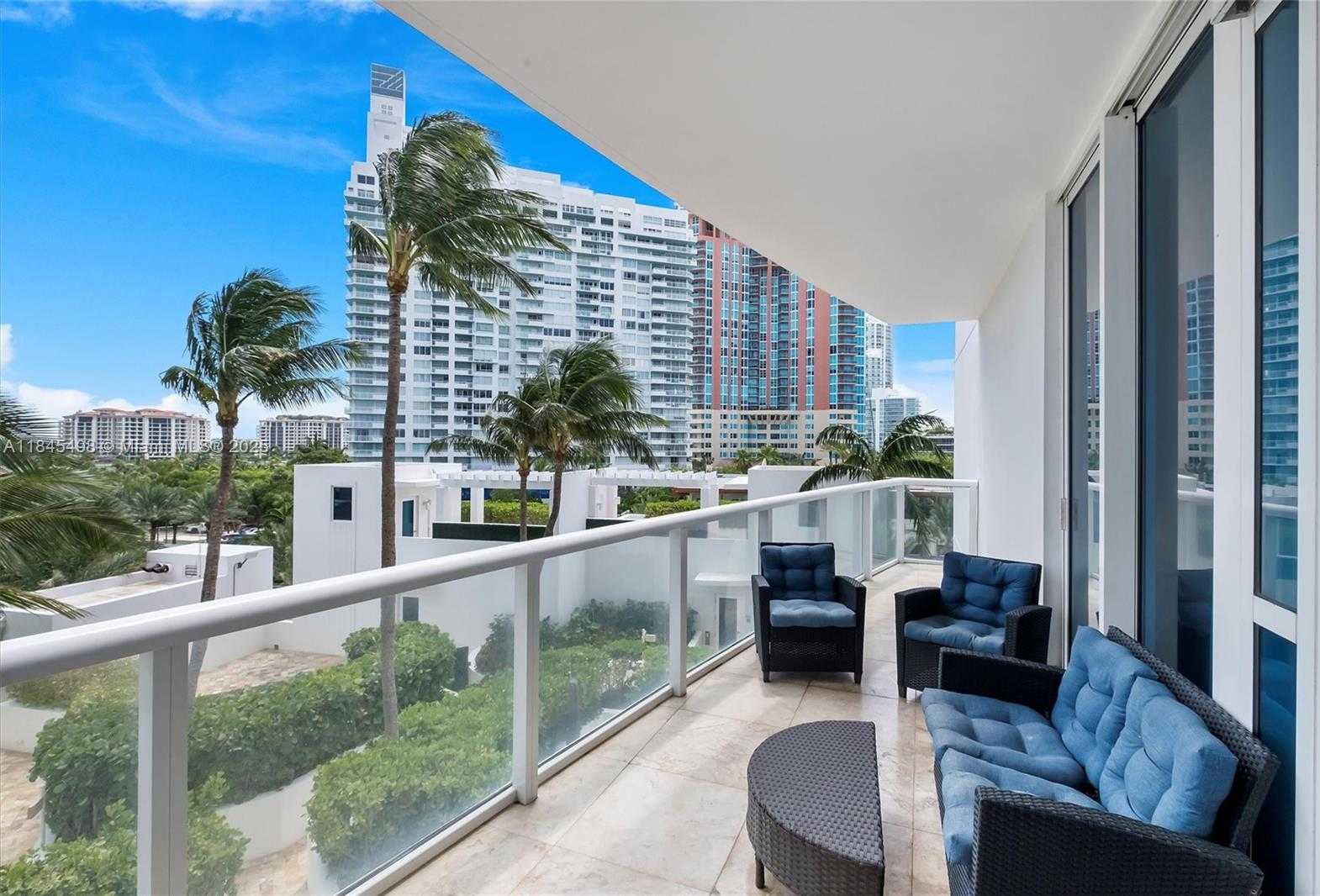 Small Image of 50 SOUTH POINTE DR #704, Miami Beach Number 23
