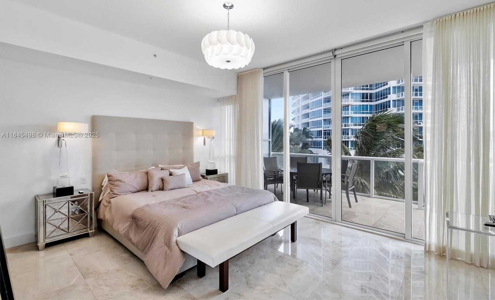 Small Image of 50 SOUTH POINTE DR #704, Miami Beach Number 24