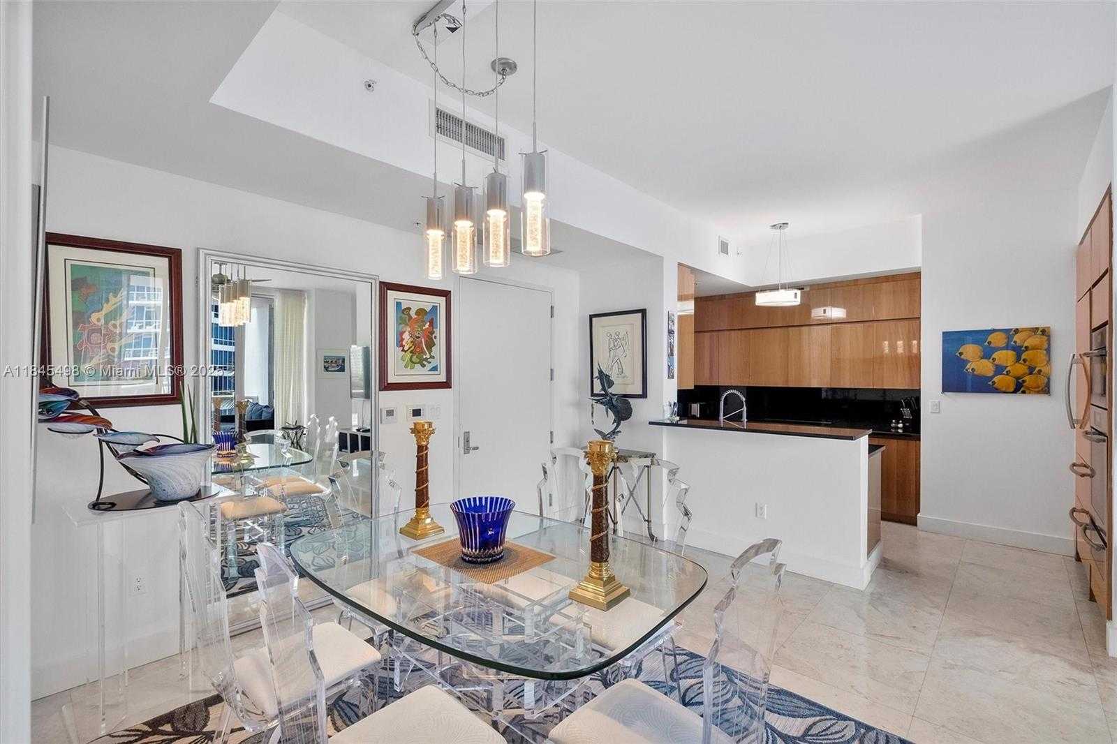 Small Image of 50 SOUTH POINTE DR #704, Miami Beach Number 33
