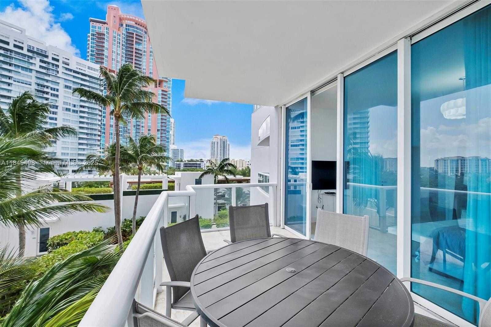 Small Image of 50 SOUTH POINTE DR #704, Miami Beach Number 5