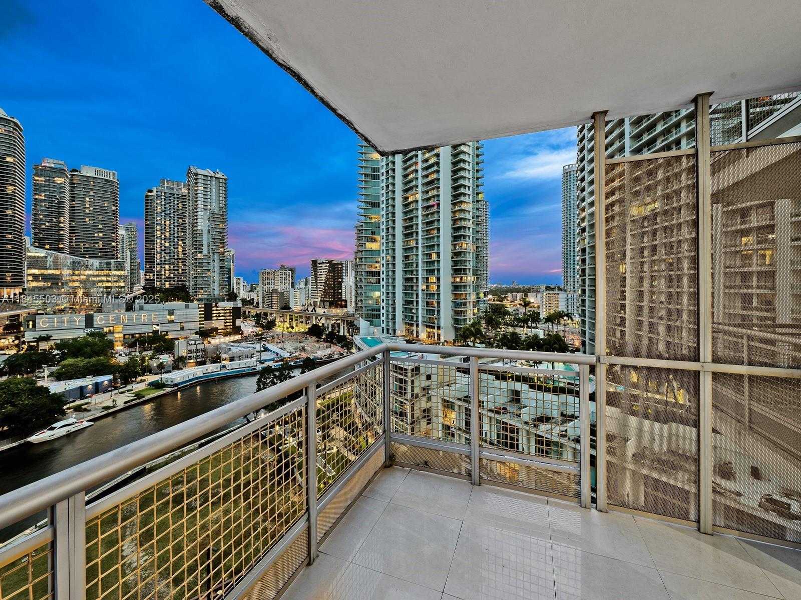 Small Image of 350 SOUTH MIAMI AVE #1610, Miami Number 3