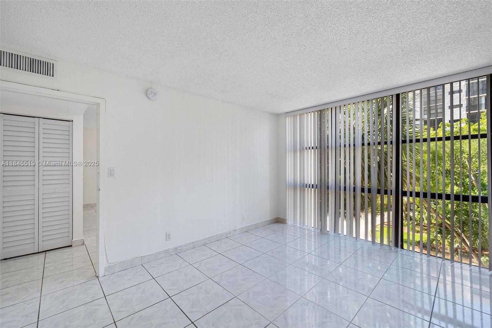 Small Image of 16909 NORTH BAY RD #305, Sunny Isles Beach Number 12