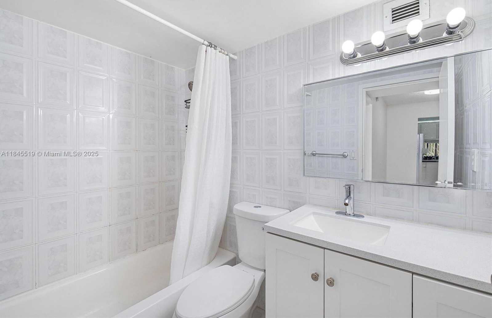 Small Image of 16909 NORTH BAY RD #305, Sunny Isles Beach Number 16