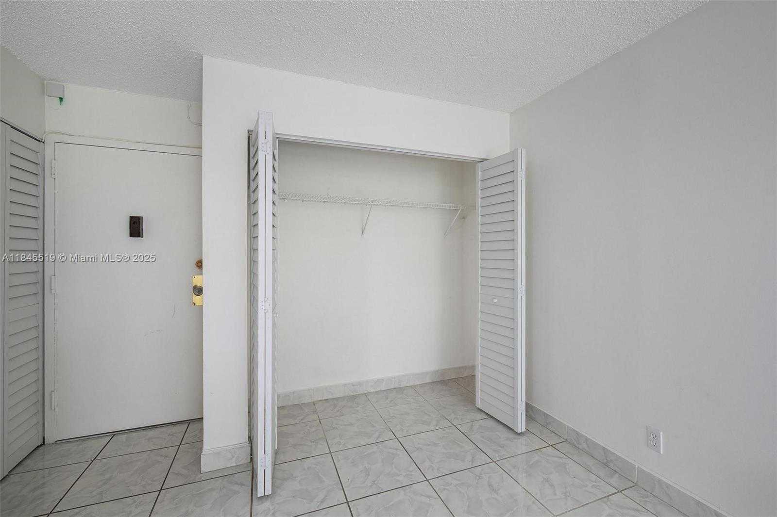 Small Image of 16909 NORTH BAY RD #305, Sunny Isles Beach Number 17